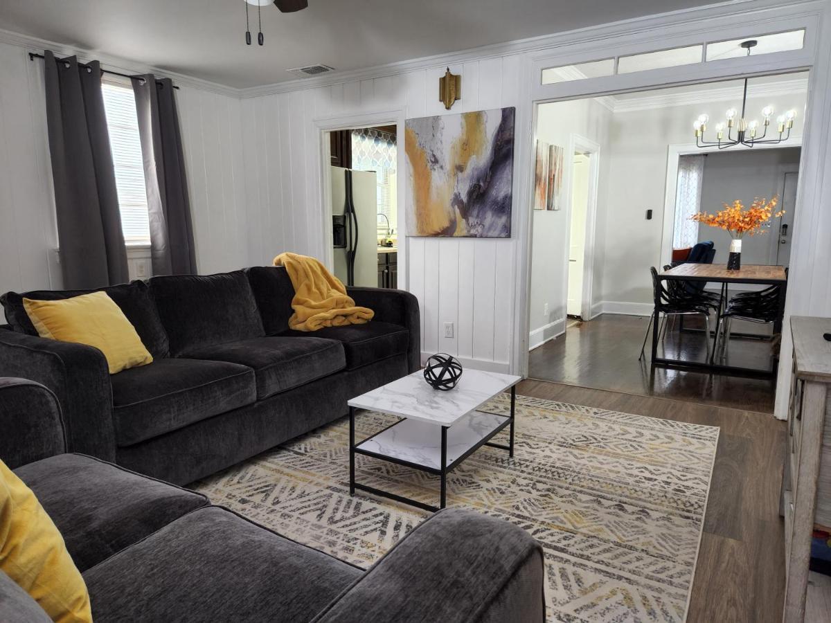 Spacious Centrally Located 3 Bed 2 Bath - Sleeps 8 Монтгомери Экстерьер фото