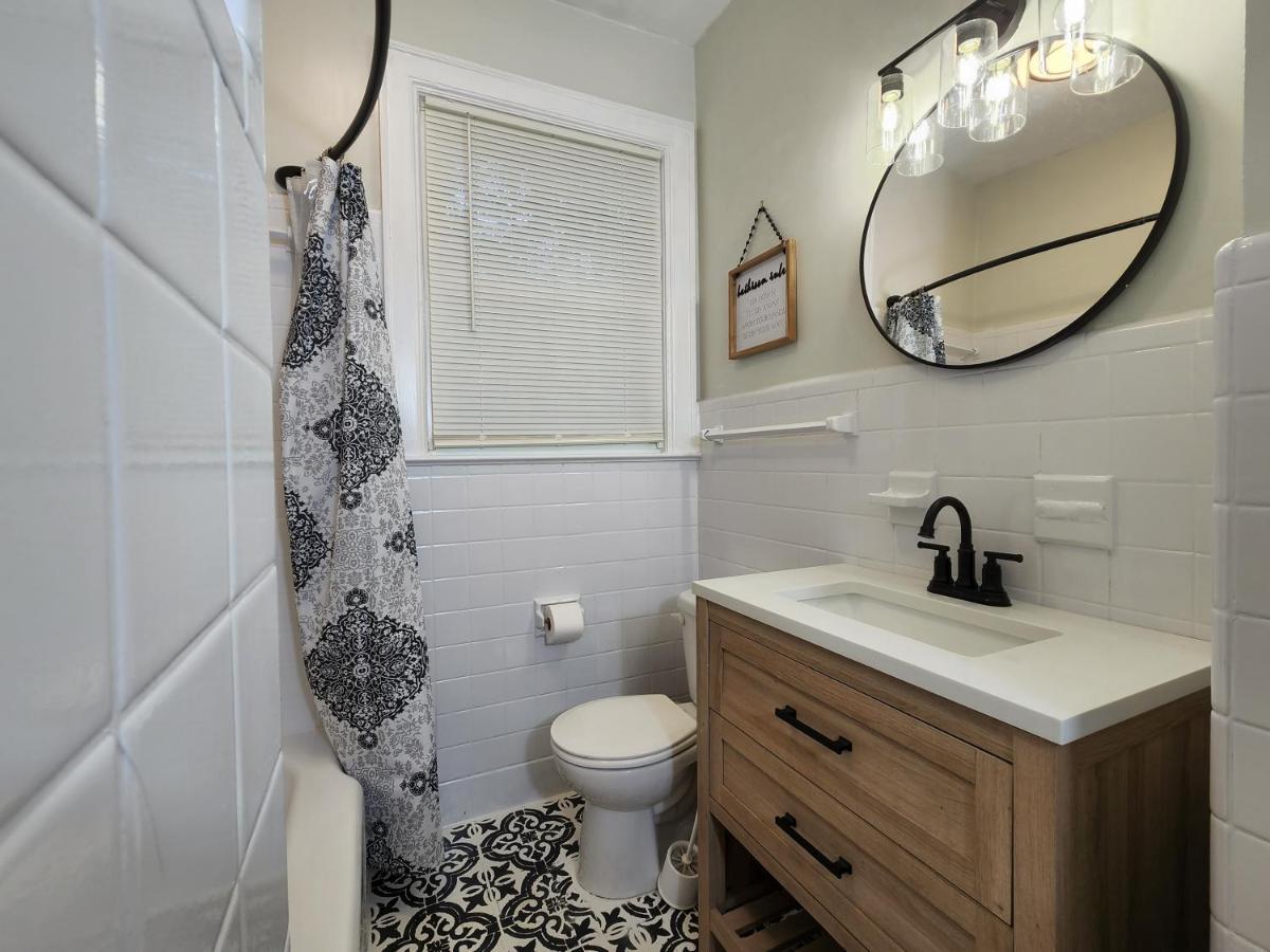 Spacious Centrally Located 3 Bed 2 Bath - Sleeps 8 Монтгомери Экстерьер фото