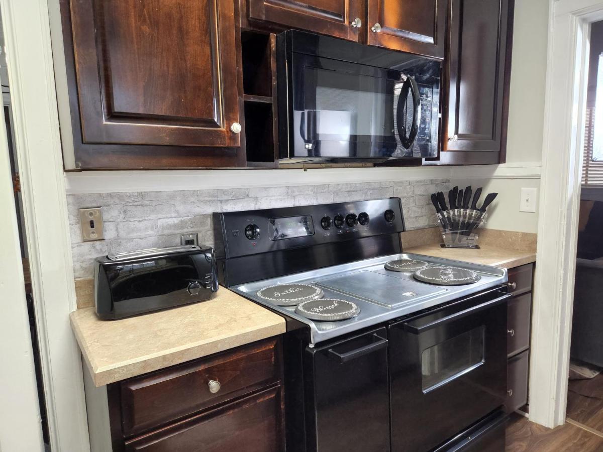 Spacious Centrally Located 3 Bed 2 Bath - Sleeps 8 Монтгомери Экстерьер фото