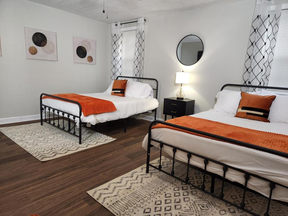 Spacious Centrally Located 3 Bed 2 Bath - Sleeps 8 Монтгомери Экстерьер фото