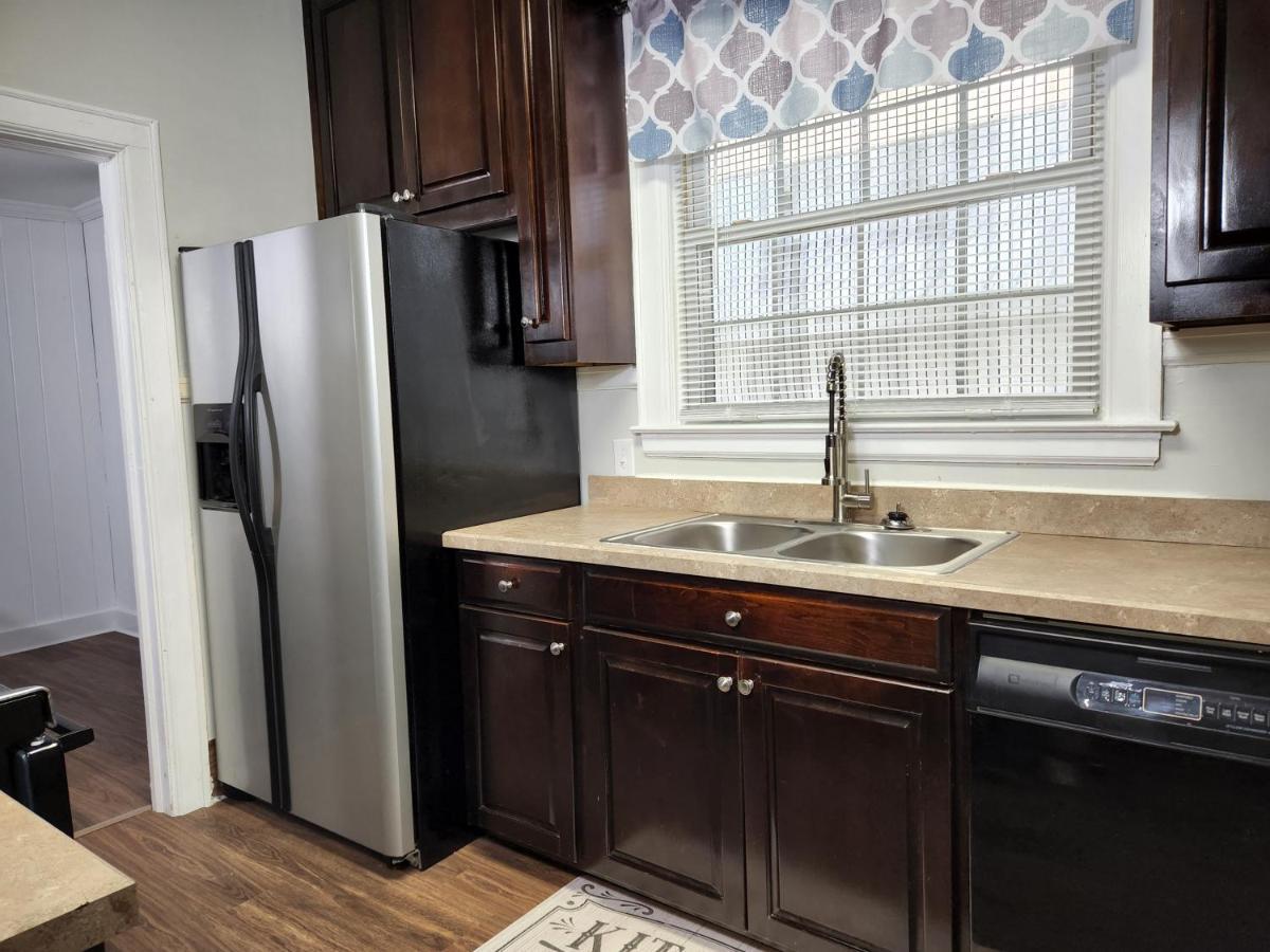 Spacious Centrally Located 3 Bed 2 Bath - Sleeps 8 Монтгомери Экстерьер фото