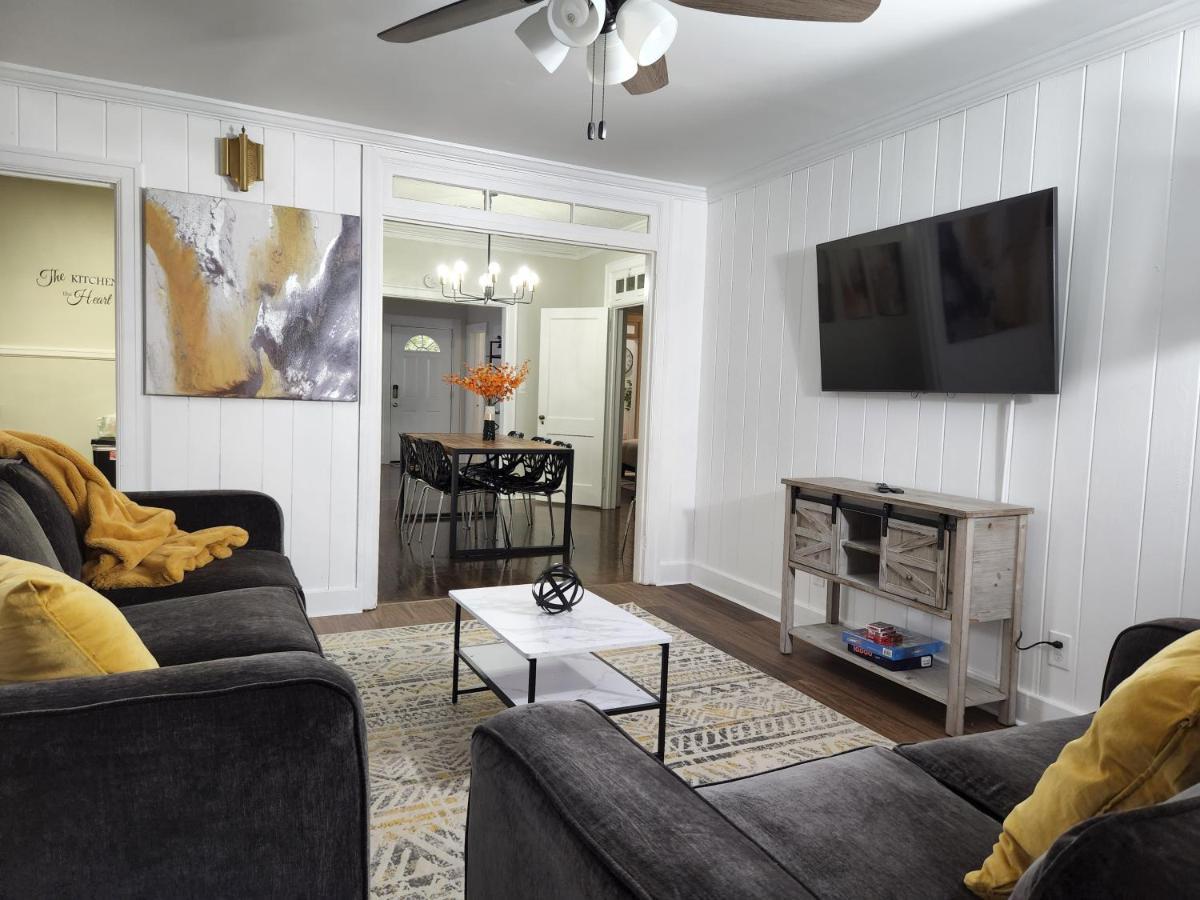 Spacious Centrally Located 3 Bed 2 Bath - Sleeps 8 Монтгомери Экстерьер фото